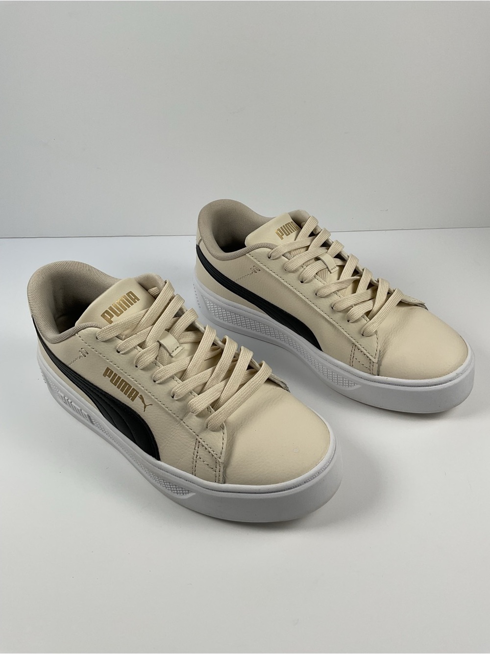 Puma Smash Platform V3 Women Sneakers Cream Black Size 8 Casual Shoes - Picture 2 of 10